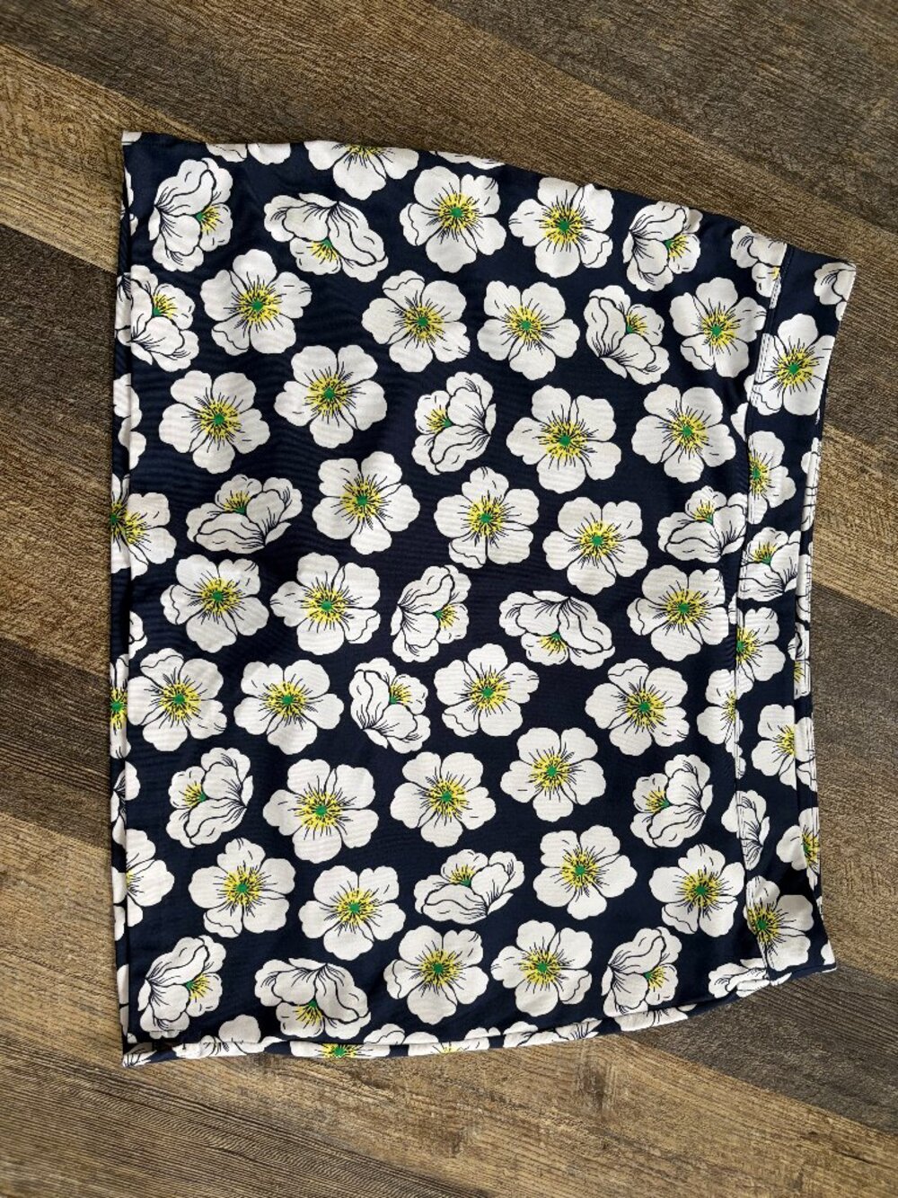 Greg Norman Collection Navy Floral Mini Golf Skort 16”